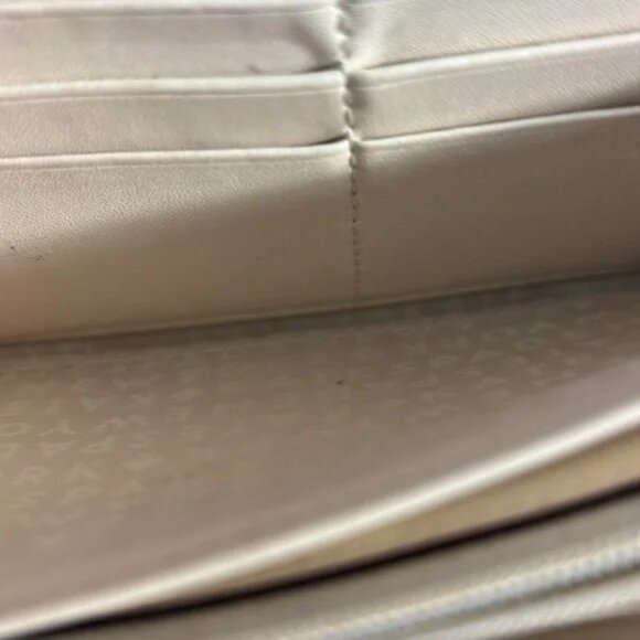 Kate Spade New York LAVENDER Saffiano Zip Around Wallet Excellent Condition - Picture 4 of 9